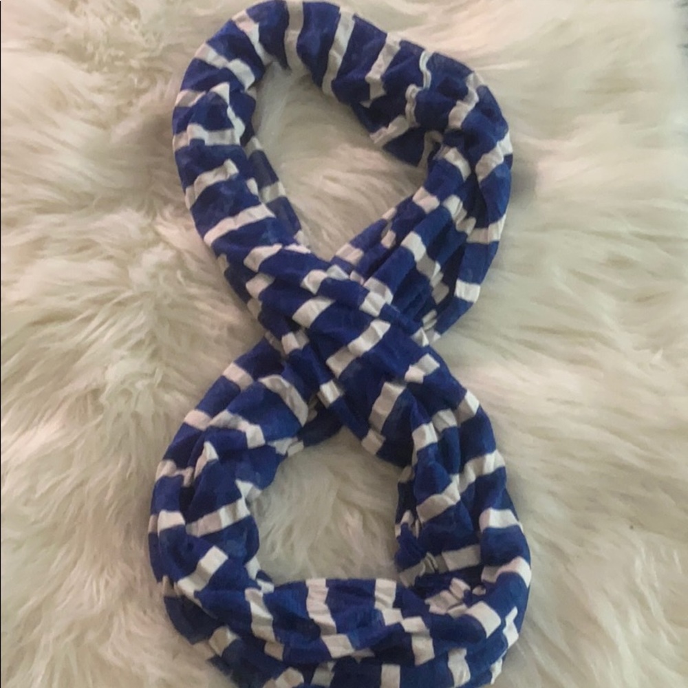 Women’s infinity scarf